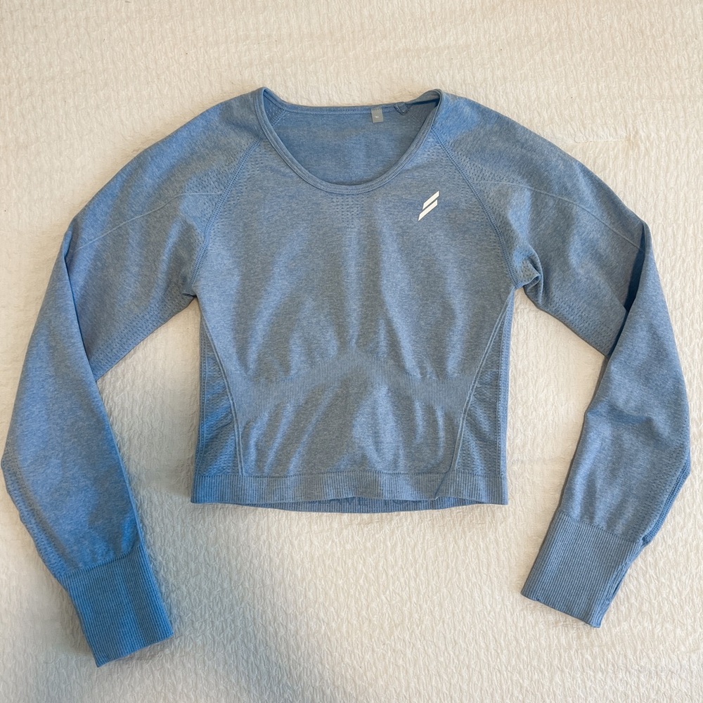 DOYOUEVEN Long Sleeve Athletic Crop